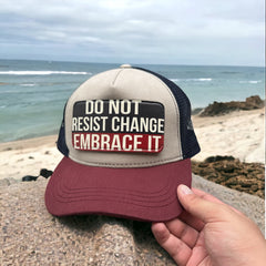 Do Not Resist Change Embrace It Çıkartmalı Bench Yatay Stickerlı Şapka