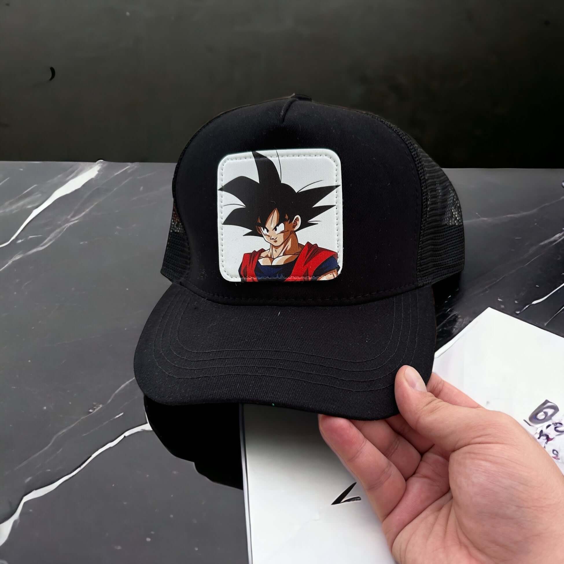 BHS1 Stickerlı Anime Siyah Şapka - Stickerlı Şapka