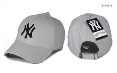 Gri Yankee Desenli Spor Şapka - Stickerlı Şapka