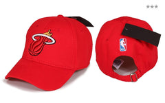 Miami Heat Kırmızı Desenli Spor Şapka - Stickerlı Şapka