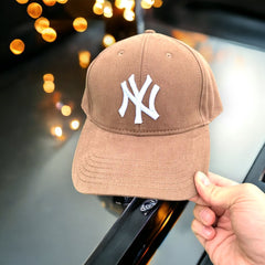 Yankee Desenli Spor Şapka - Stickerlı Şapka