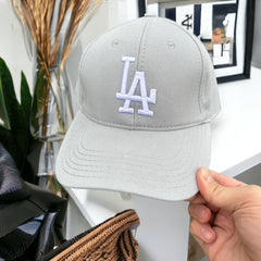Gri LA Desenli Spor Şapka - Stickerlı Şapka