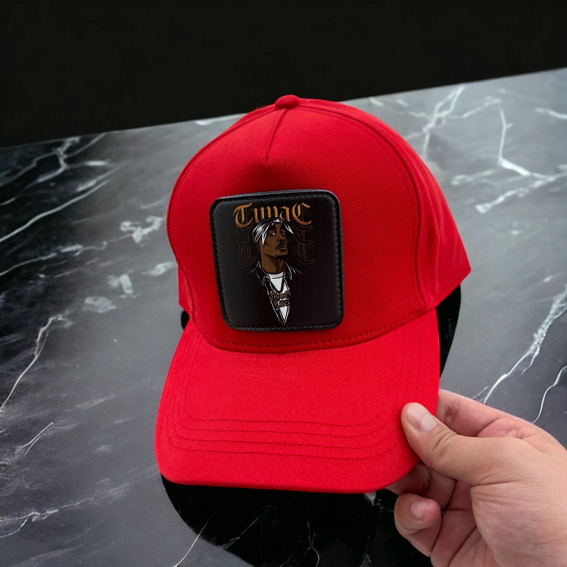 BHS1 Stickerlı Tupac Kırmızı Şapka - Stickerlı Şapka